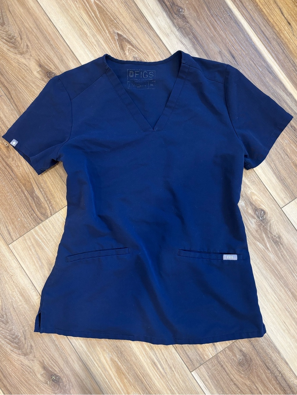 FIGS XS Navy Women's V-Neck Scrub Top
